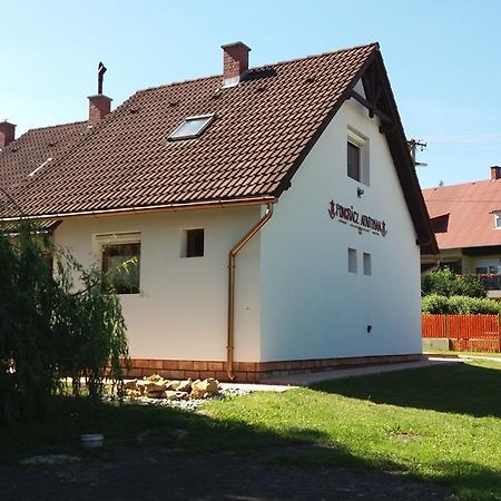 Pongracz Apartman Zirc Exterior photo